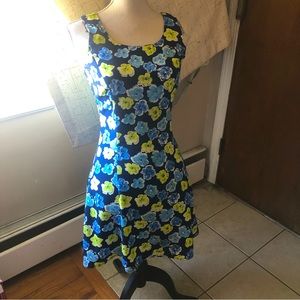 Jonathan Martin woman’s Floral Print “Fit and Flare” Dress Scoop Neck SZ 3